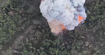 Ukraińska armia zniszczyła pancerny pojazd Rosgwardii. Jest wideo