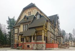 Głuszyca. Willa fabrykanta, szkoła, teraz urząd. Historia kołem się toczy