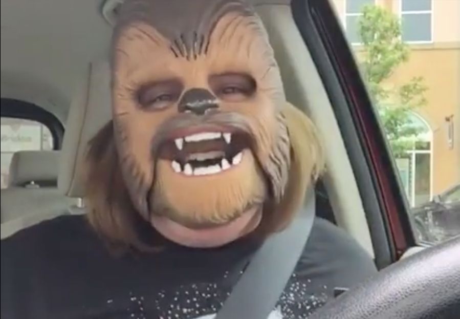 Pamiętacie tę matkę w masce? Chewbacca uczynił ją bogaczką