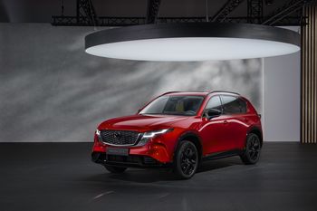Oto nowa Mazda CX-5. Większa, ale ze słabszym silnikiem