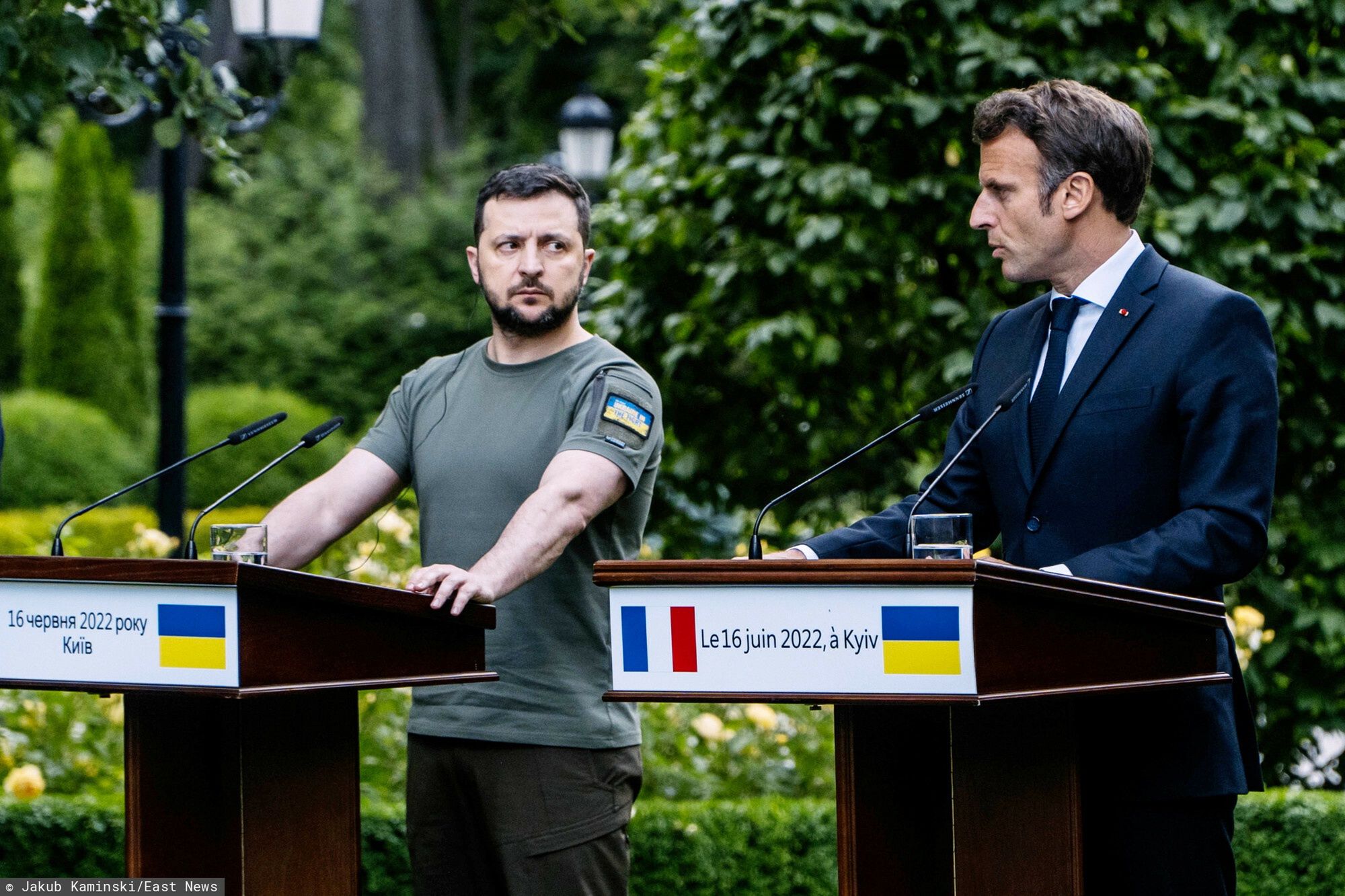 Macron, Scholz, Draghi i Iohannis w Kijowie
Fot. Jakub Kaminski/East News, Kijow, 16.06.2022. Konferencja prasowa po spotkaniu przywodcow Ukrainy, Niemiec, Francji, W?och i Rumunii. 
Po spotkaniu z prezydentem Ukrainy Wolodymyrem Zelenskim (L), kanclerz Niemiec Olaf Scholz (nie n/z), premier Wloch Mario Draghi (nie n/z) oraz prezydenci: Rumunii - Klaus Iohannis (nie n/z) i Francji - Emmanuel Macron (P) wyrazili poparcie dla nadania Ukrainie statusu kandydata do Unii Europejskiej.
Jakub Kaminski