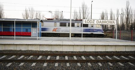 Miała wykupiony bilet, ale maszynista odjechał bez niej. "Skandaliczne zachowanie"