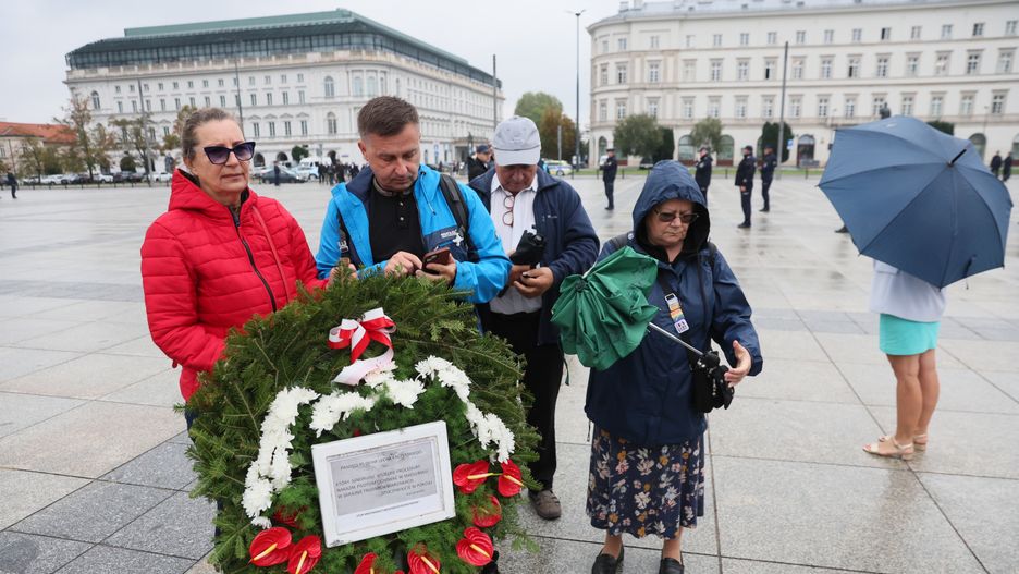 Babcia Kasia (pierwsze od prawej)