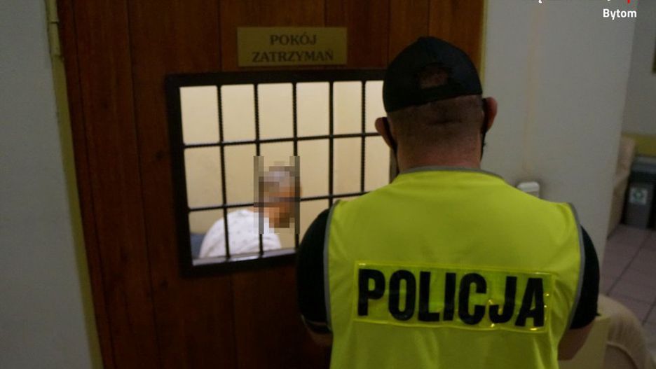 Policjanci z Bytomia zatrzymali złodziei, którzy specjalizowali się w kradzieży katalizatorów. 