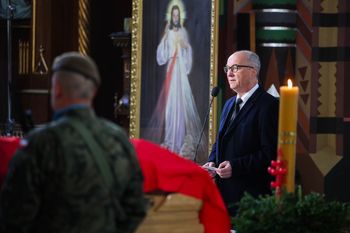 Marszałek Sejmu na pogrzebie Litewki. "Żył dla innych ludzi, dla zwierząt"