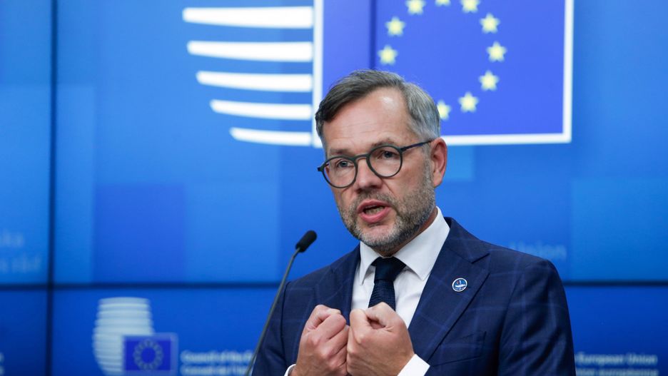 Minister stanu ds. Europy w niemieckim MSZ Michael Roth przestrzega Polskę i Węgry