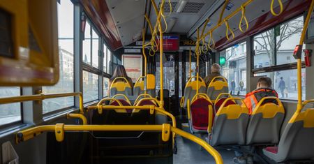 Ostrzelano miejski autobus w Warszawie