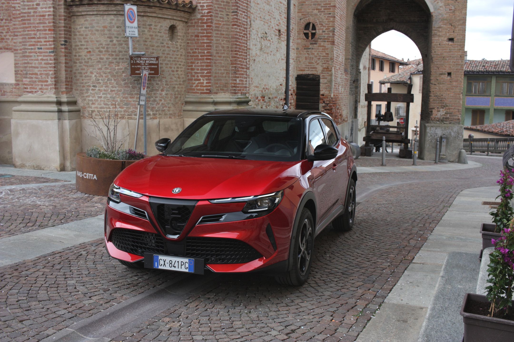 Alfa Romeo Junior Ibrida Q4