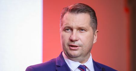 Minister Czarnek rzutem na taśmę utworzył nowy instytut. Opozycja: Trzeba to będzie odkręcać