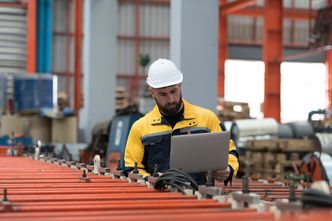 Rośnie liczba ataków na polskie firmy. W tym roku przeskoczy ważny próg