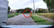 Nawet nie spojrzało. Dziecko na skrzyżowaniu. Jest nagranie
