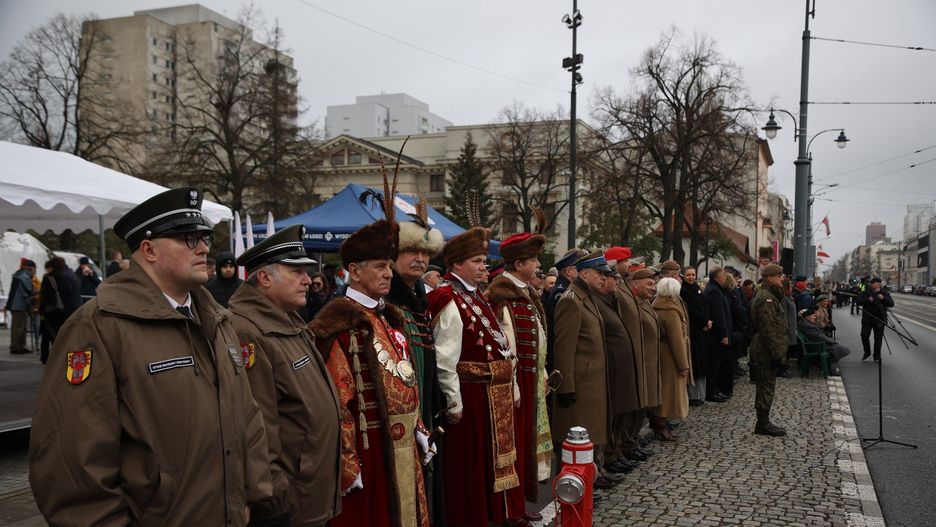 Oficjalne obchody Święta Niepodległości na ulicy Piotrkowskiej .