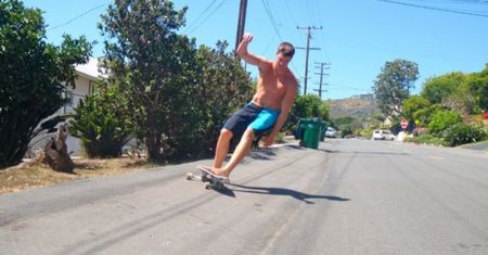 SurfSkate - deskorolka prawie jak surfing [wideo]