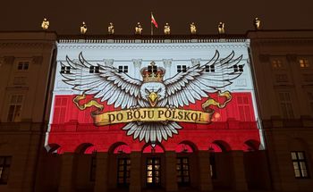 "Zakazana oprawa" z meczu kadry znalazła się na Pałacu Prezydenckim