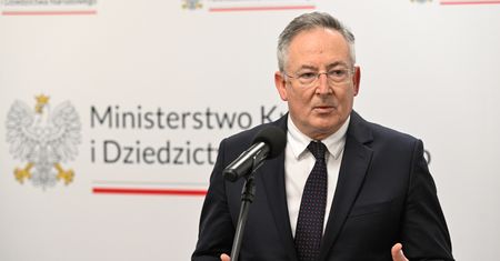 Sienkiewicz się nie zatrzymuje. Podjął kolejną decyzję. Odwołuje dyrektora muzeum II Wojny Światowej