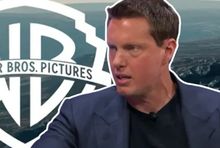 David Ellison i logo wytwórni Warner Bros.