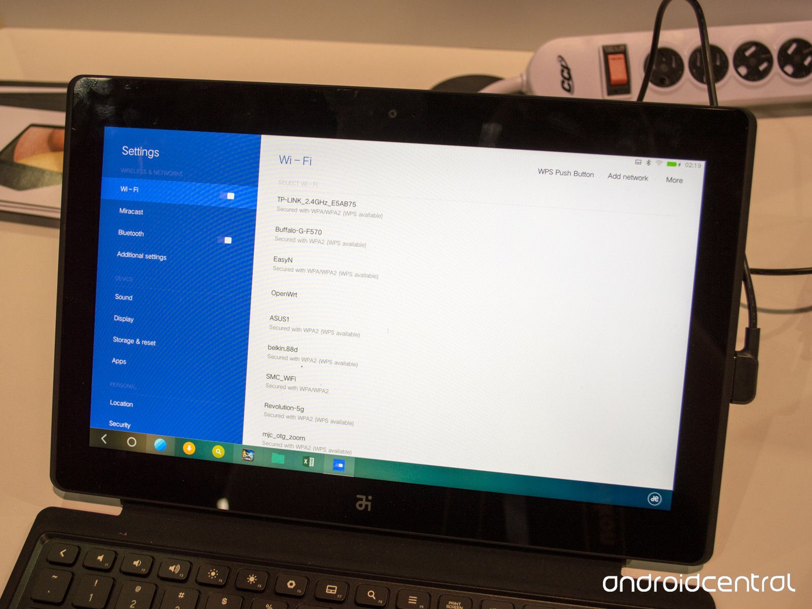 Jide Ultra Remix to tablet z Androidem wyglądający jak Surface Pro 3 10