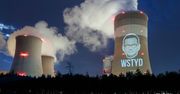 Greenpeace wyświetla twarz Mateusza Morawieckiego na elektrowni w Bełchatowie. Ekolodzy mają krótki komentarz
