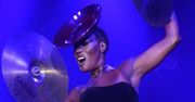 64-letnia Grace Jones daje czadu na scenie!