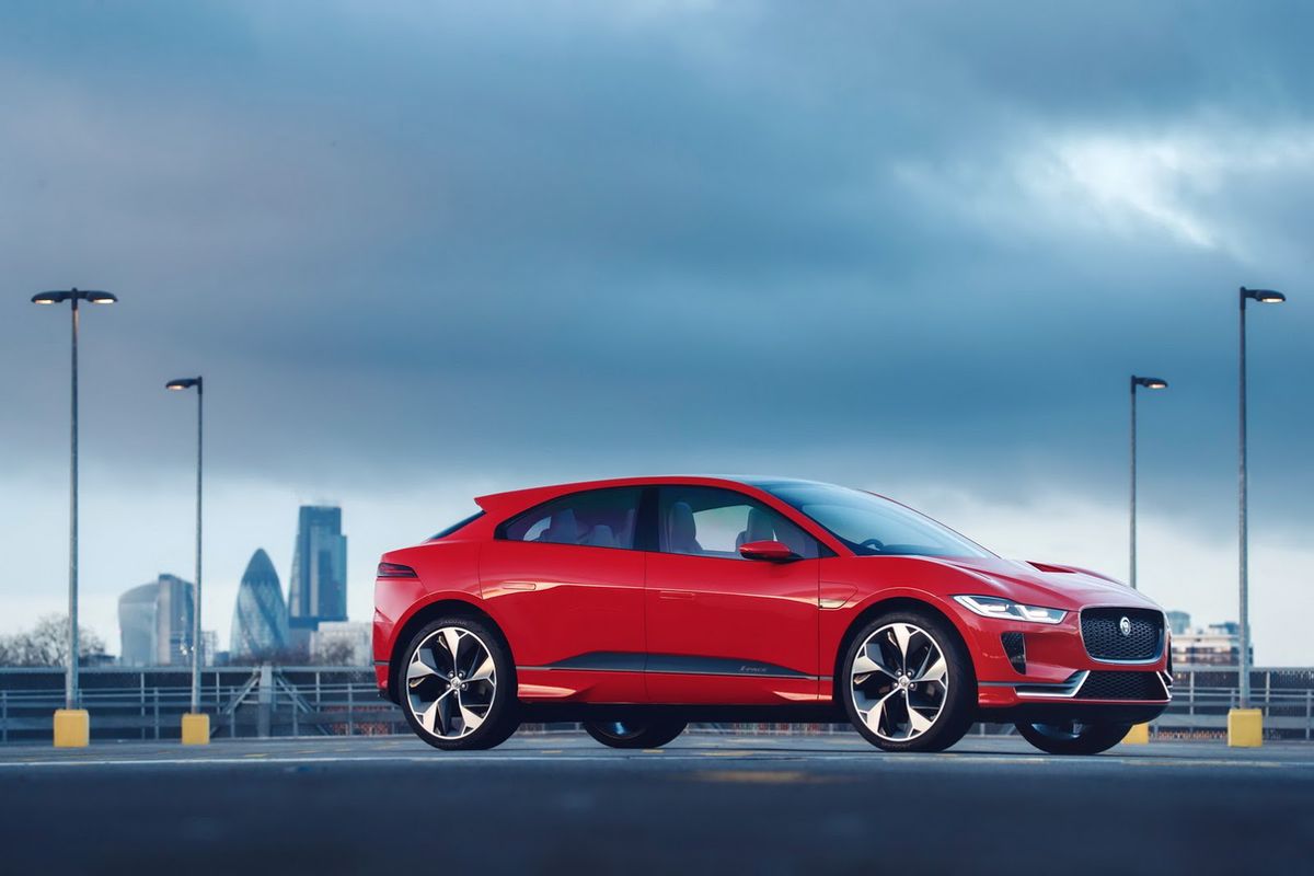 Jaguar I-Pace w czerwieni na Genewę