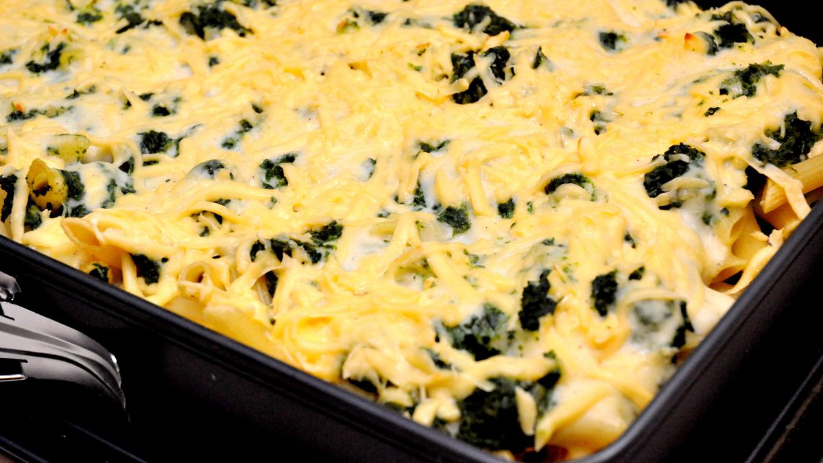 Zapiekanka z makaronu z resztek z obiadu