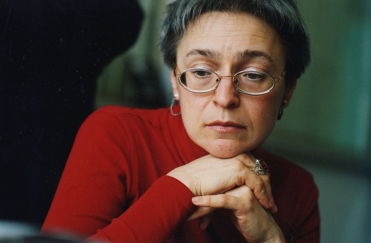 Anna Politkowska w redakcji "Nowej Gazety" 