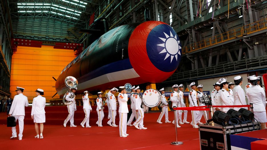 Ceremonia zwodowania pierwszego łodzi podwodnej zbudowanej w kraju na Tajwanie w Kaohsiung