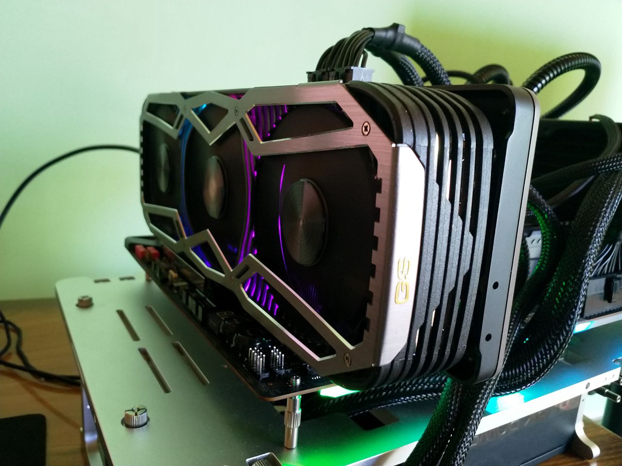 Wydobywanie kryptowalut. BIOS znacznie zwiększa wydajność niektórych RTX-ów 3080 Ti