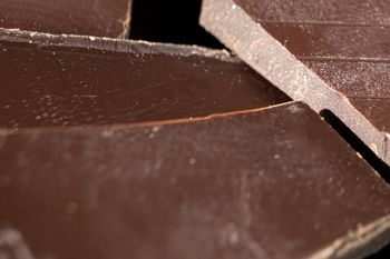 Najzdrowsza gorzka czekolada z Biedronki. Dietetyczka wskazała konkretny produkt