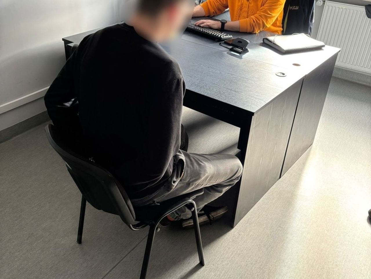 Czarnków: Płacił znalezioną kartą. Po zablokowaniu pociął ją