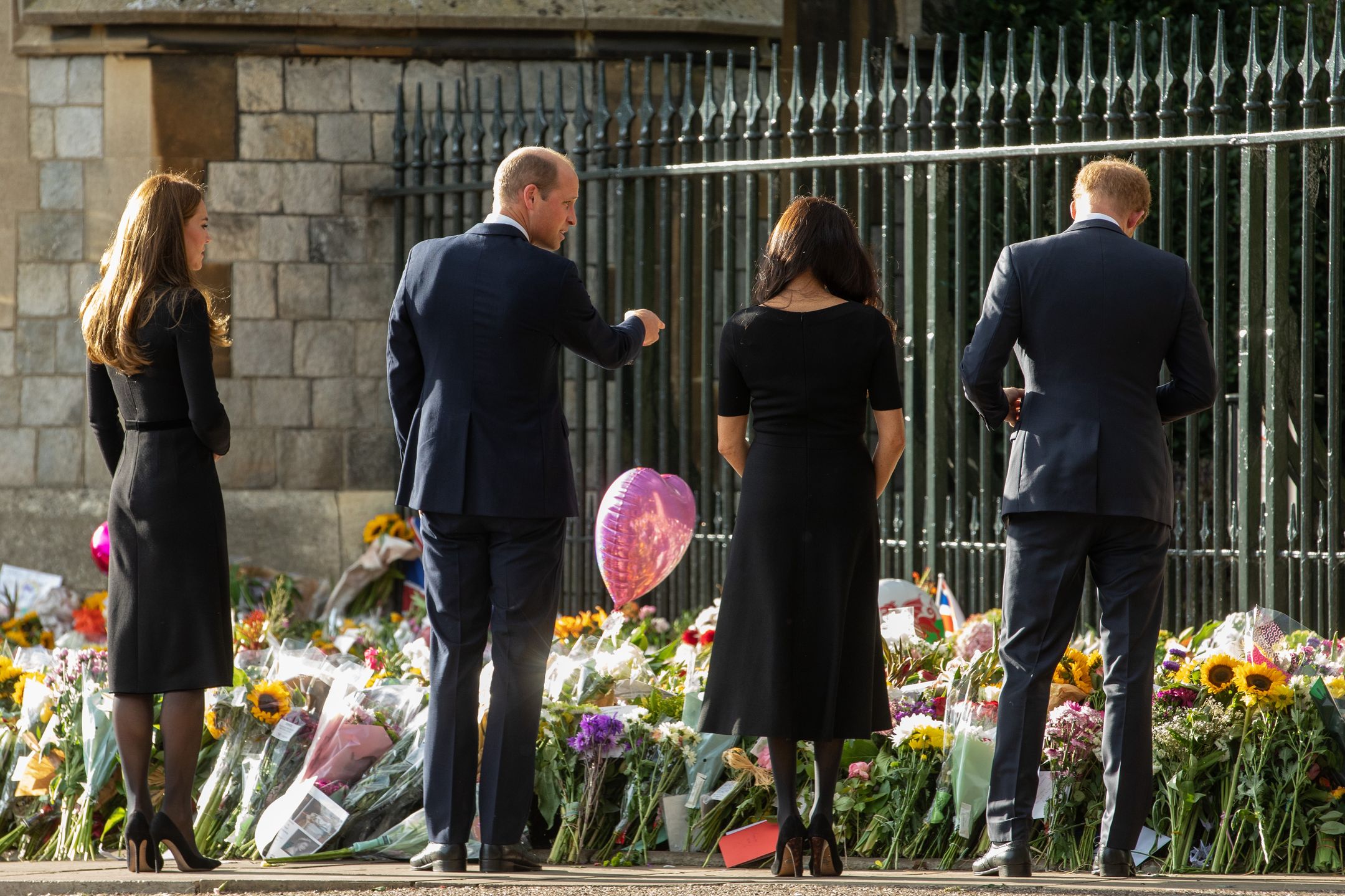 Meghan Markle, książę Harry, książę William i księżna Kate