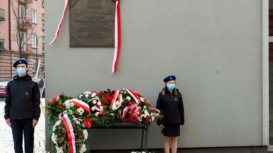 Śląskie. Władze Bytomia oraz goście złożyli kwiaty przy dawnej siedzibie Polskiego Komisariatu Plebiscytowego.