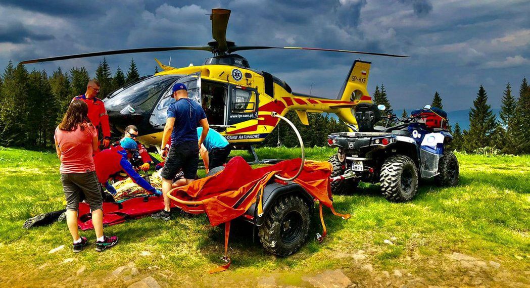 Beskidy. Na Hali Miziowej dwukrotnie lądował helikopter LPR.