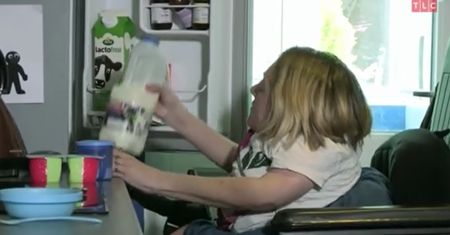 Ludzie bywają dla niej okrutni. Mimo poważnej choroby, odnalazła szczęście (WIDEO)