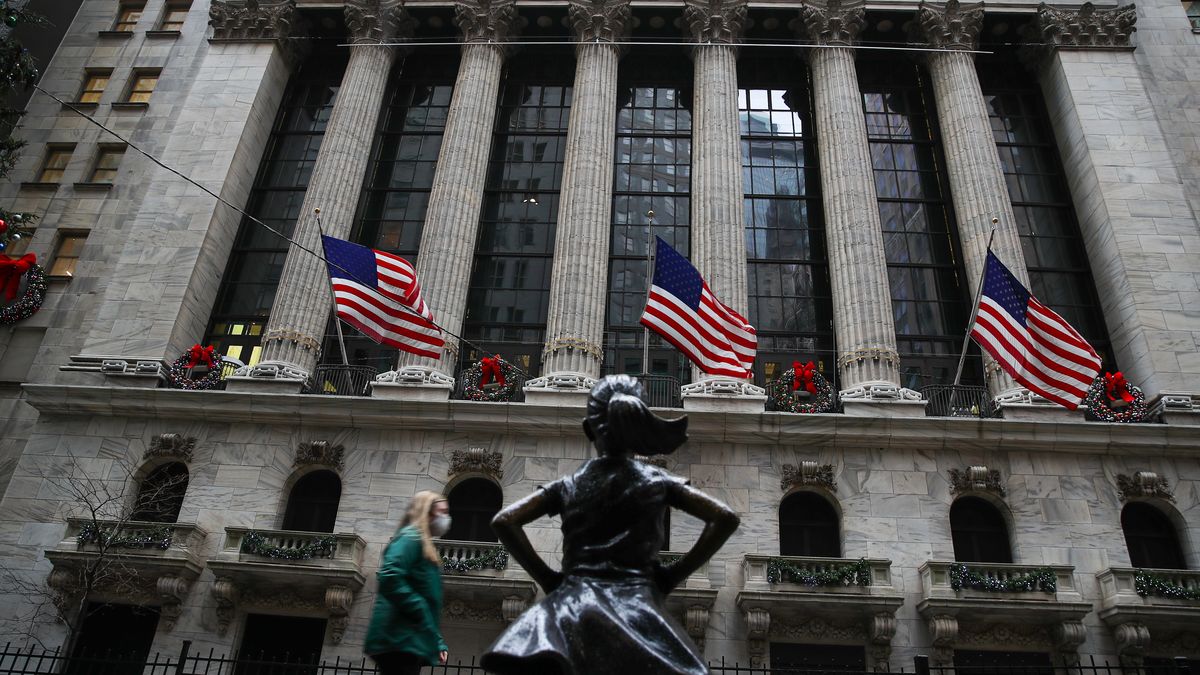 NEW YORK, USA - NOVEMBER 30: New York Stock Exchange building is seen decorated for Christmas at the Financial District in New York City, United States on November 30, 2020. New York is ranked as one of the largest International Financial Centres ("IFC") in the world, now seen so quiet due the Covid-19 pandemic. (Photo by Tayfun Cokun/Anadolu Agency via Getty Images)