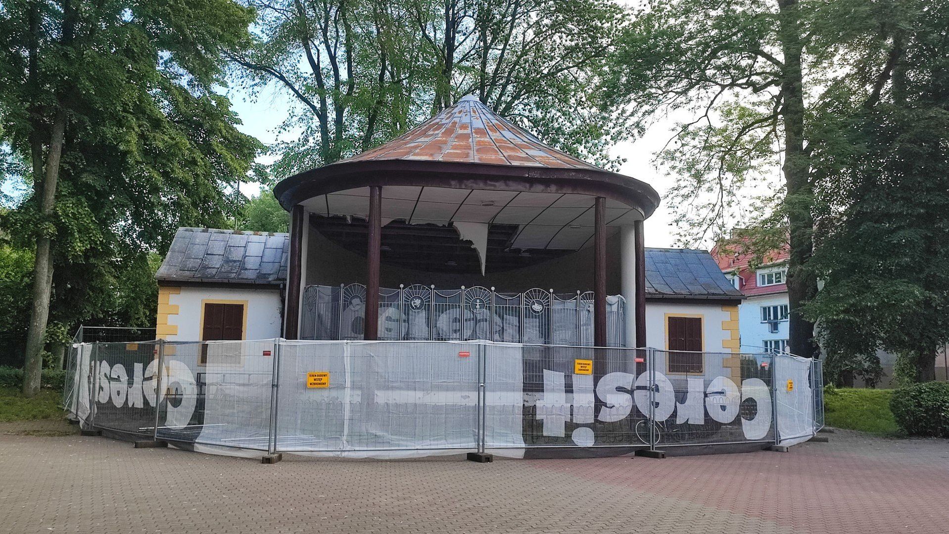 Ruszył remont muszli koncertowej w szczecineckim parku