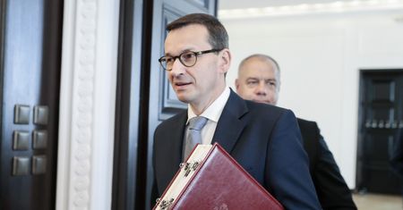 CBOS publikuje nowy sondaż. Polacy zadowoleni z rządu