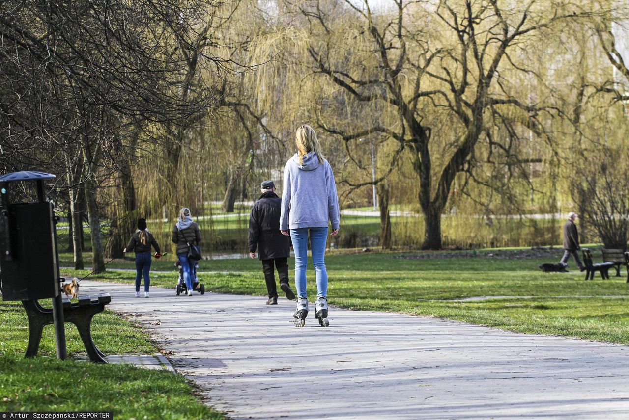 Nowe restrykcje a wyjście na spacer. Odpowiadamy na wątpliwości czytelników