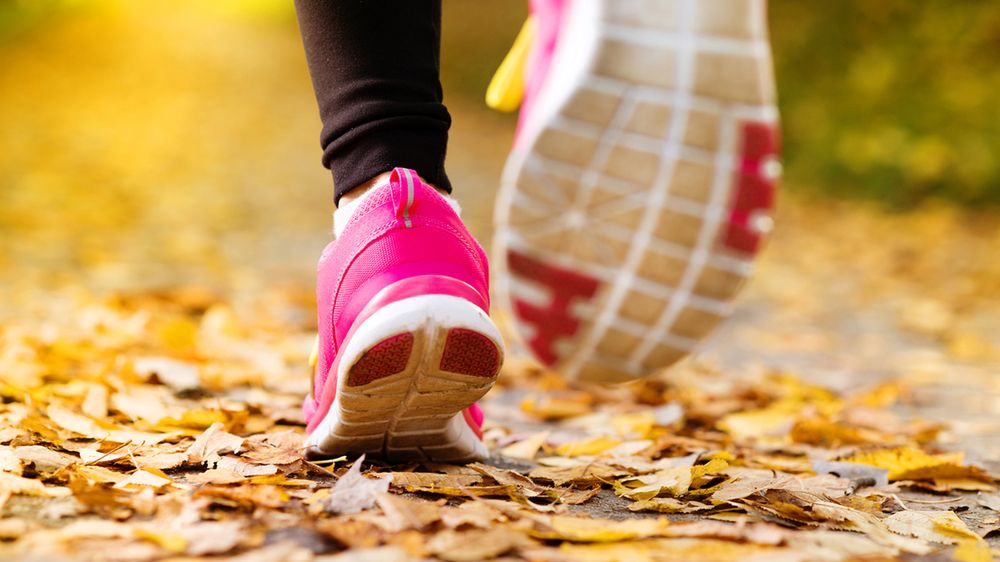 Dobrym sposobem na poprawę kondycji jest spacer lub bieganie