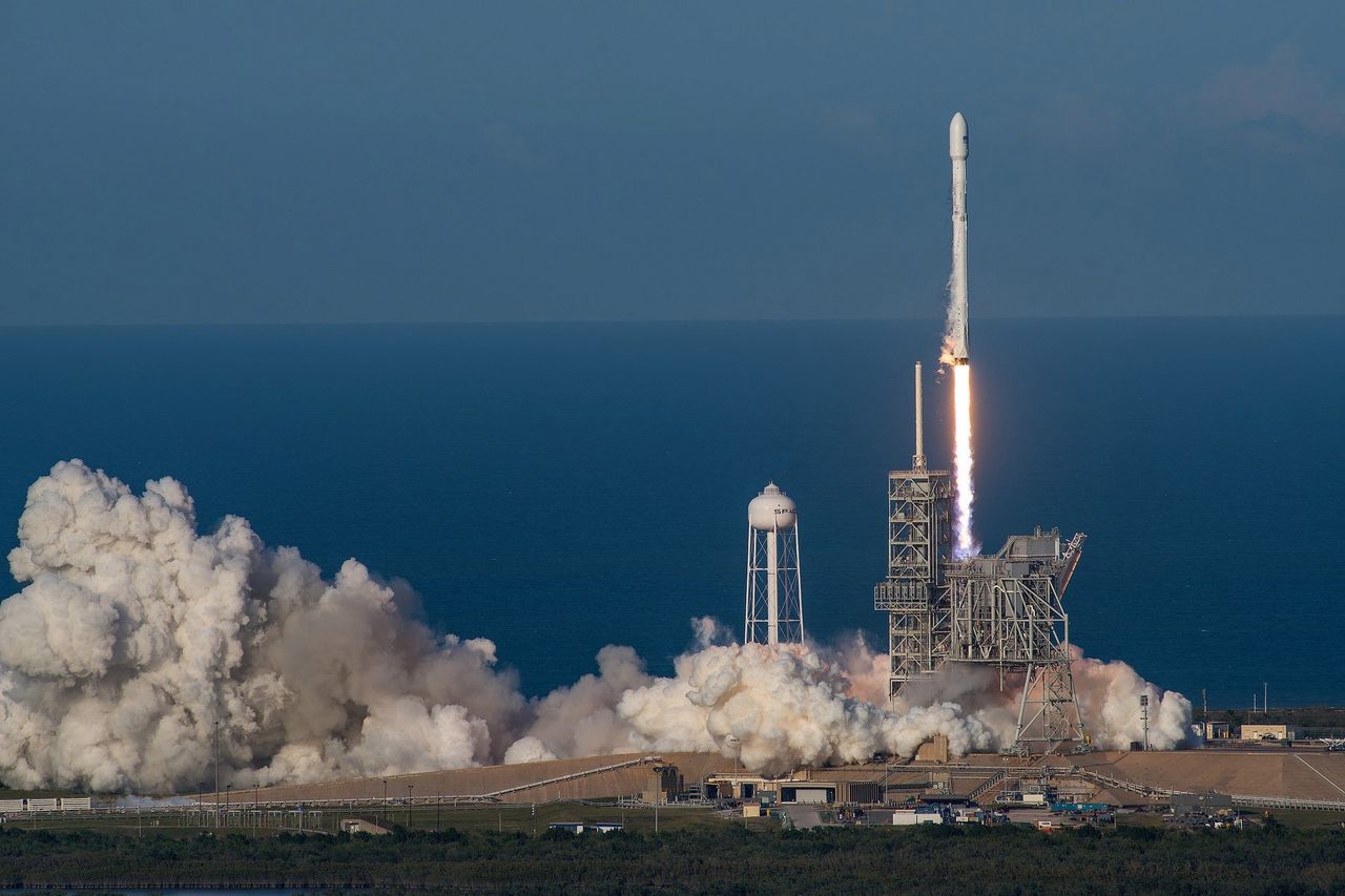 Olbrzymie oszczędności NASA. Dzięki prywatnym firmom