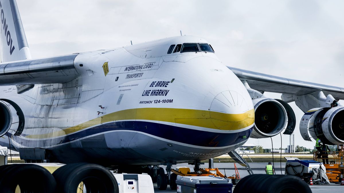 Ukraiński samolot towarowy Antonov był celem ataku na lotnisku w