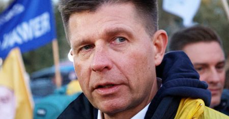 Ważą się losy Ryszarda Petru. Marzył o tece ministra finansów
