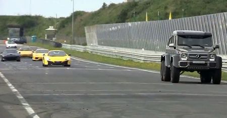Mercedes-Benz G63 AMG 6x6 ściga się na torze!