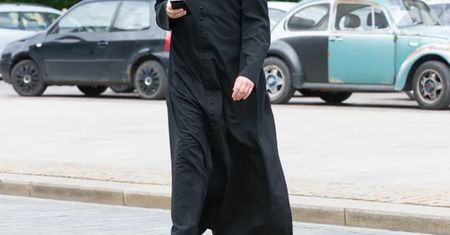 Ksiądz Andrzej Ł. zawieszony. Rozgrzeszał własne kochanki?