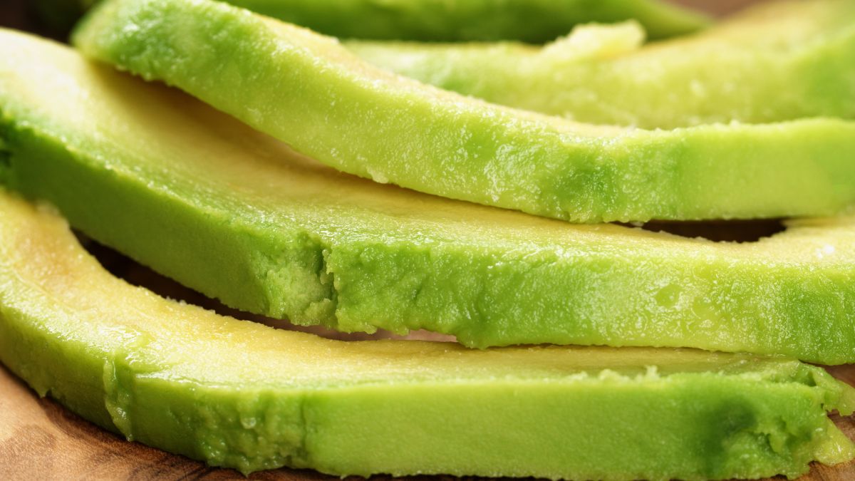 Dlaczego wiele osób rezygnuje z jedzenia awokado?