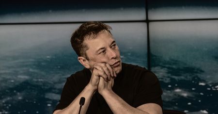 Elon Musk kupuje Twittera za niebotyczną kwotę. Teraz będzie "u siebie"