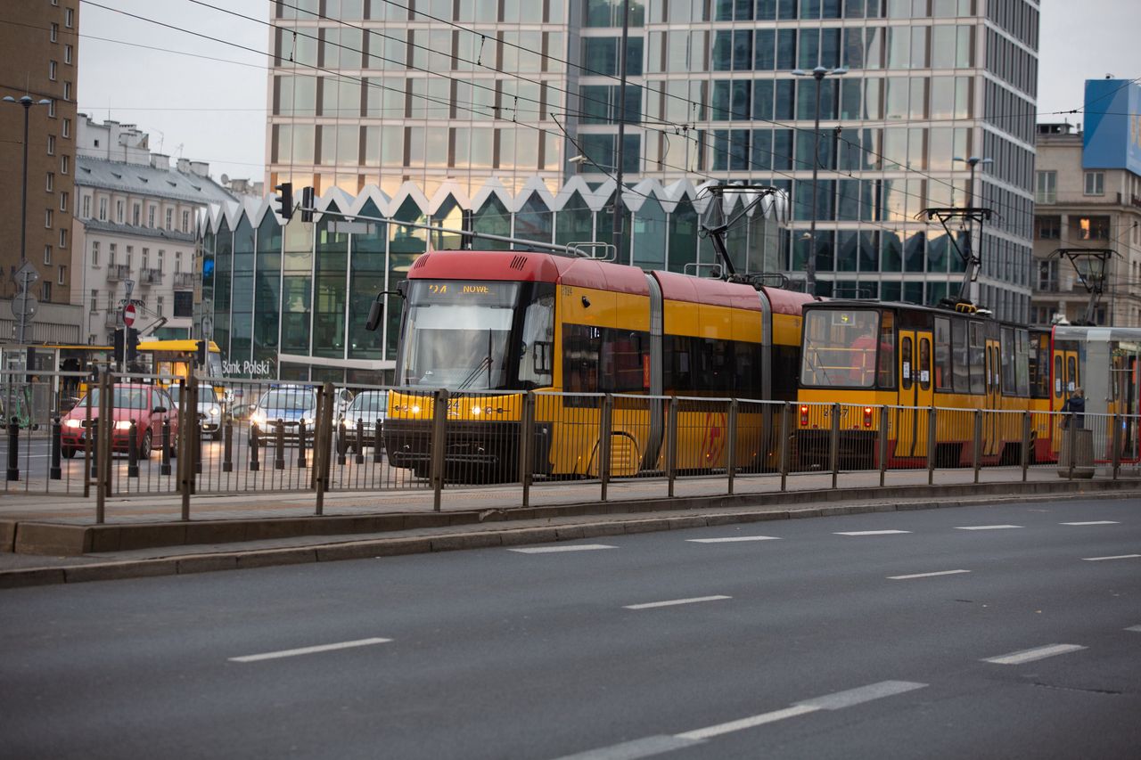 Warszawa. Miasto zaciska pasa. Najbardziej ucierpi komunikacja