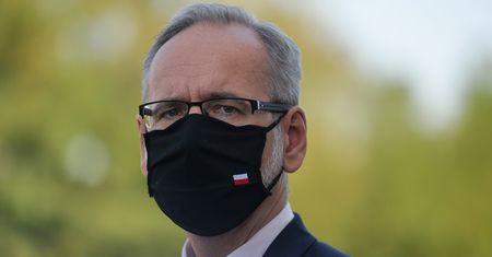 Nowe obostrzenia będą dotyczyć maseczek? Niedzielski stawia sprawę jasno