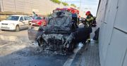 Warszawa: Pożar Audi na S2. Kompletnie spłonęła komora silnika