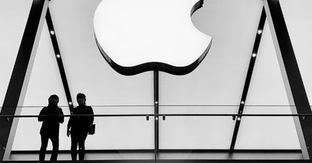 Chcesz finansować chiński aparat bezpieczeństwa? Kup iPhone